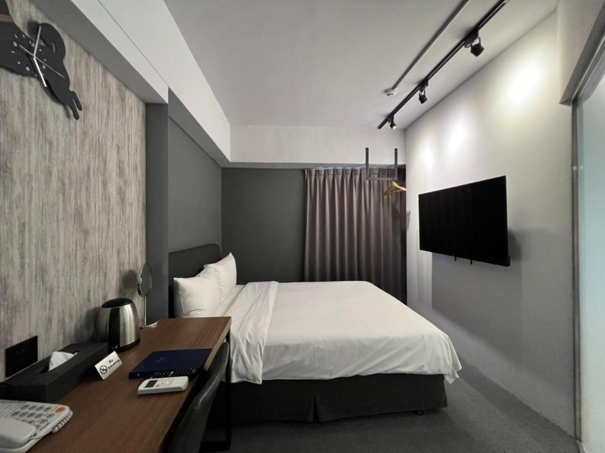 Doudian Ddinn Hotel Тайчжун Экстерьер фото