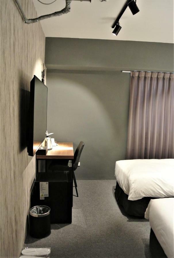 Doudian Ddinn Hotel Тайчжун Экстерьер фото